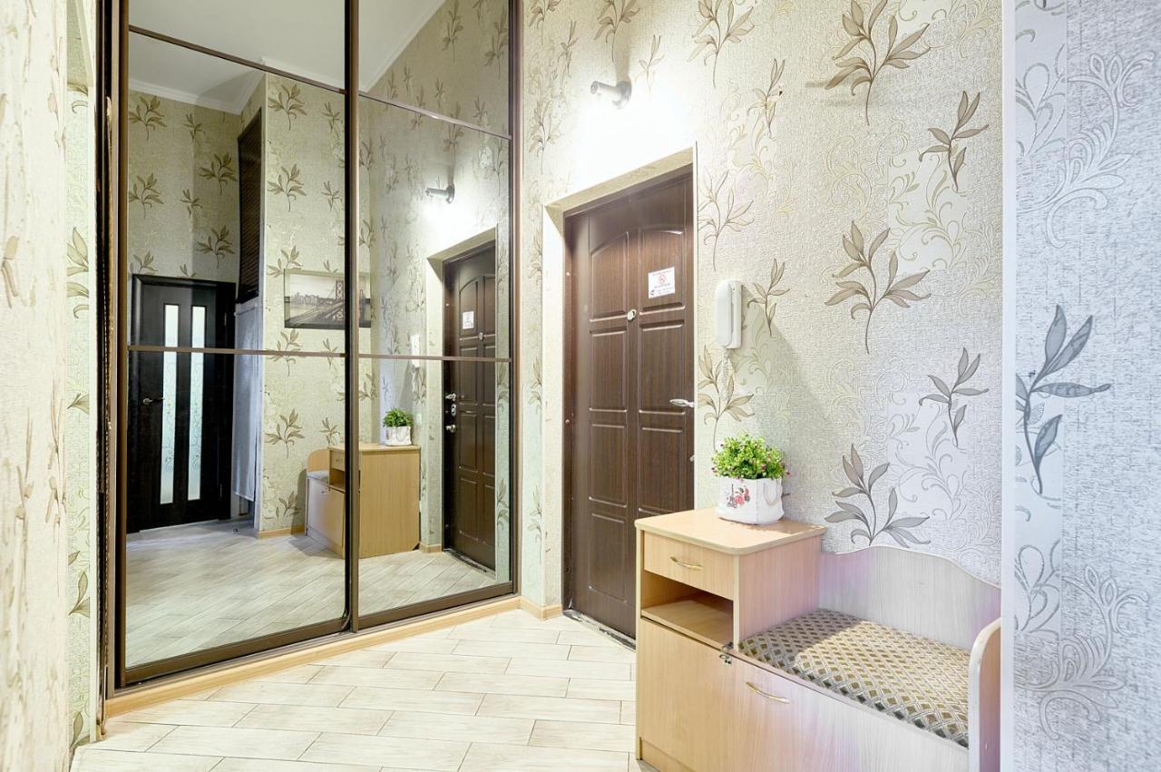 S12-58 MODERN APARTHOTEL WITH TWO 2BEDROOMS IN CENTRAL KIEV - BESSARABSKA SQUERE - GULLIVER MALL - OLYMPIC STADIUM - PALACE OF SPORTS - Saksahanskoho St, 12Б Экстерьер фото