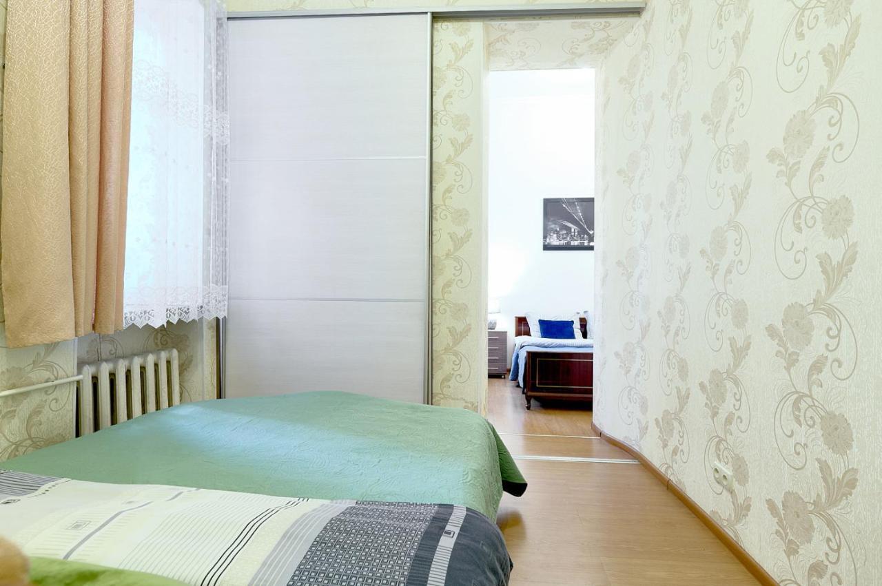 S12-58 MODERN APARTHOTEL WITH TWO 2BEDROOMS IN CENTRAL KIEV - BESSARABSKA SQUERE - GULLIVER MALL - OLYMPIC STADIUM - PALACE OF SPORTS - Saksahanskoho St, 12Б Экстерьер фото