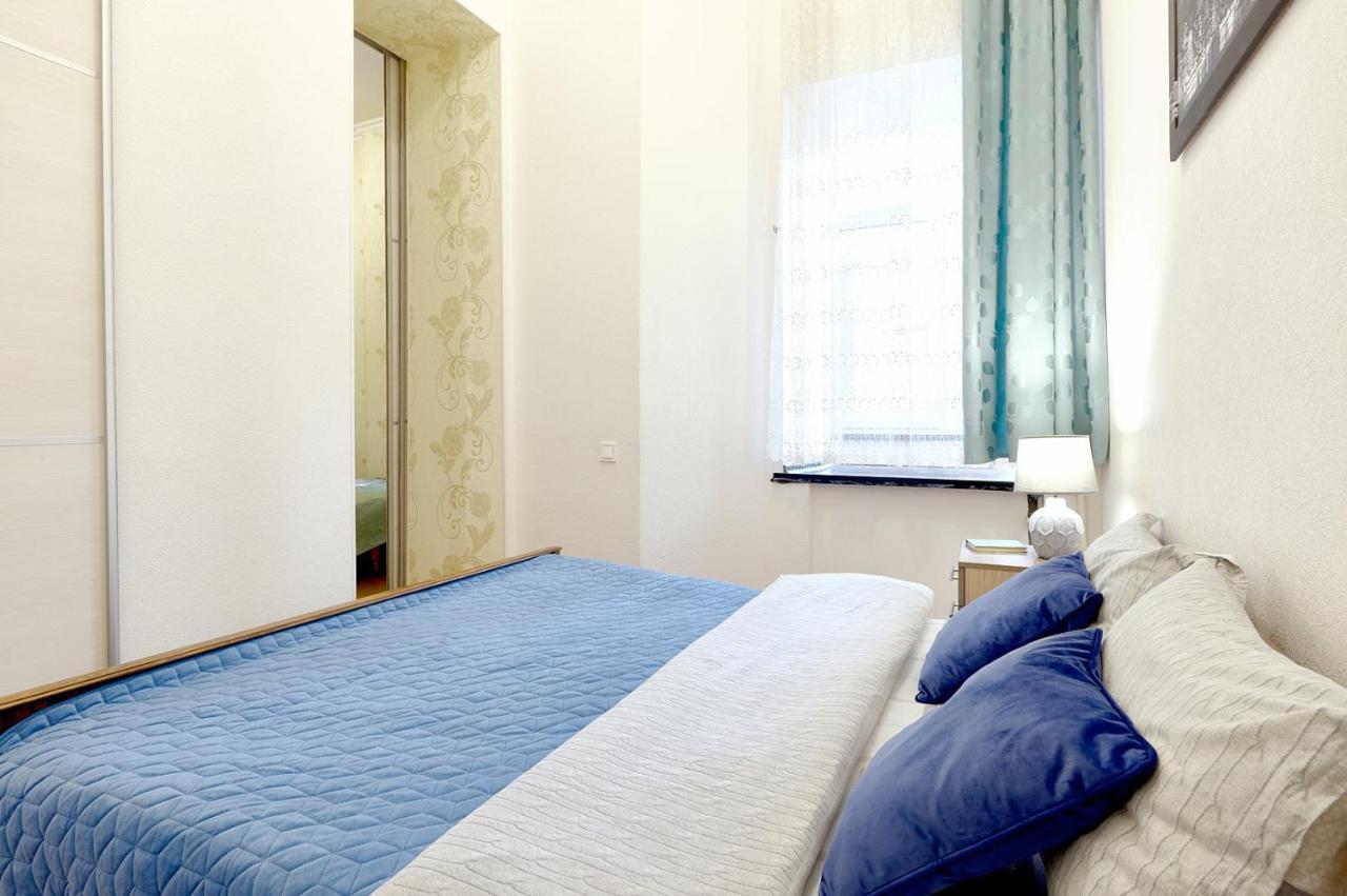 S12-58 MODERN APARTHOTEL WITH TWO 2BEDROOMS IN CENTRAL KIEV - BESSARABSKA SQUERE - GULLIVER MALL - OLYMPIC STADIUM - PALACE OF SPORTS - Saksahanskoho St, 12Б Экстерьер фото
