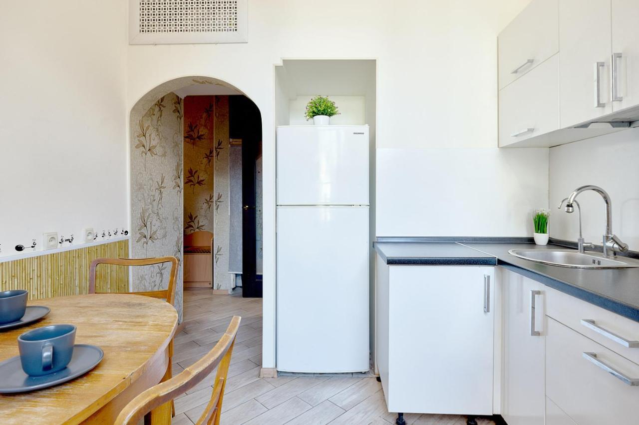 S12-58 MODERN APARTHOTEL WITH TWO 2BEDROOMS IN CENTRAL KIEV - BESSARABSKA SQUERE - GULLIVER MALL - OLYMPIC STADIUM - PALACE OF SPORTS - Saksahanskoho St, 12Б Экстерьер фото