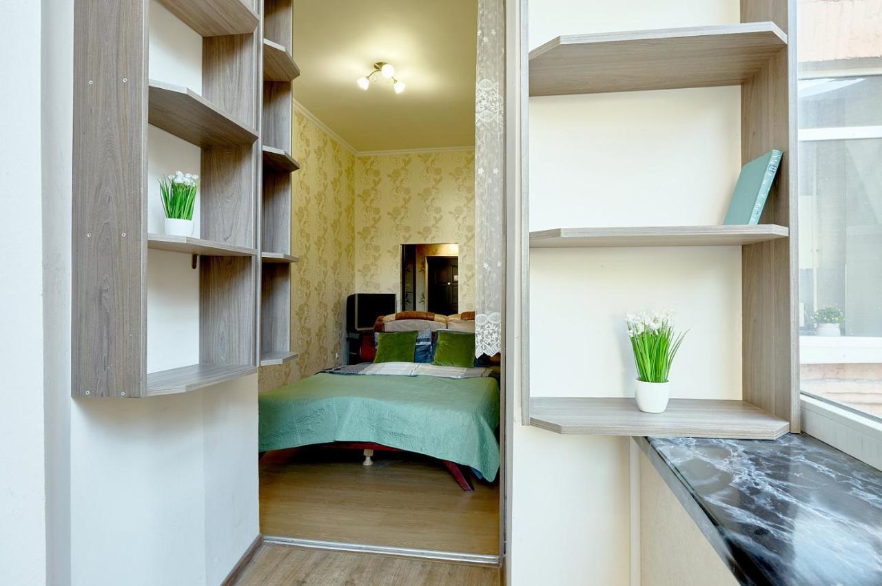 S12-58 MODERN APARTHOTEL WITH TWO 2BEDROOMS IN CENTRAL KIEV - BESSARABSKA SQUERE - GULLIVER MALL - OLYMPIC STADIUM - PALACE OF SPORTS - Saksahanskoho St, 12Б Экстерьер фото