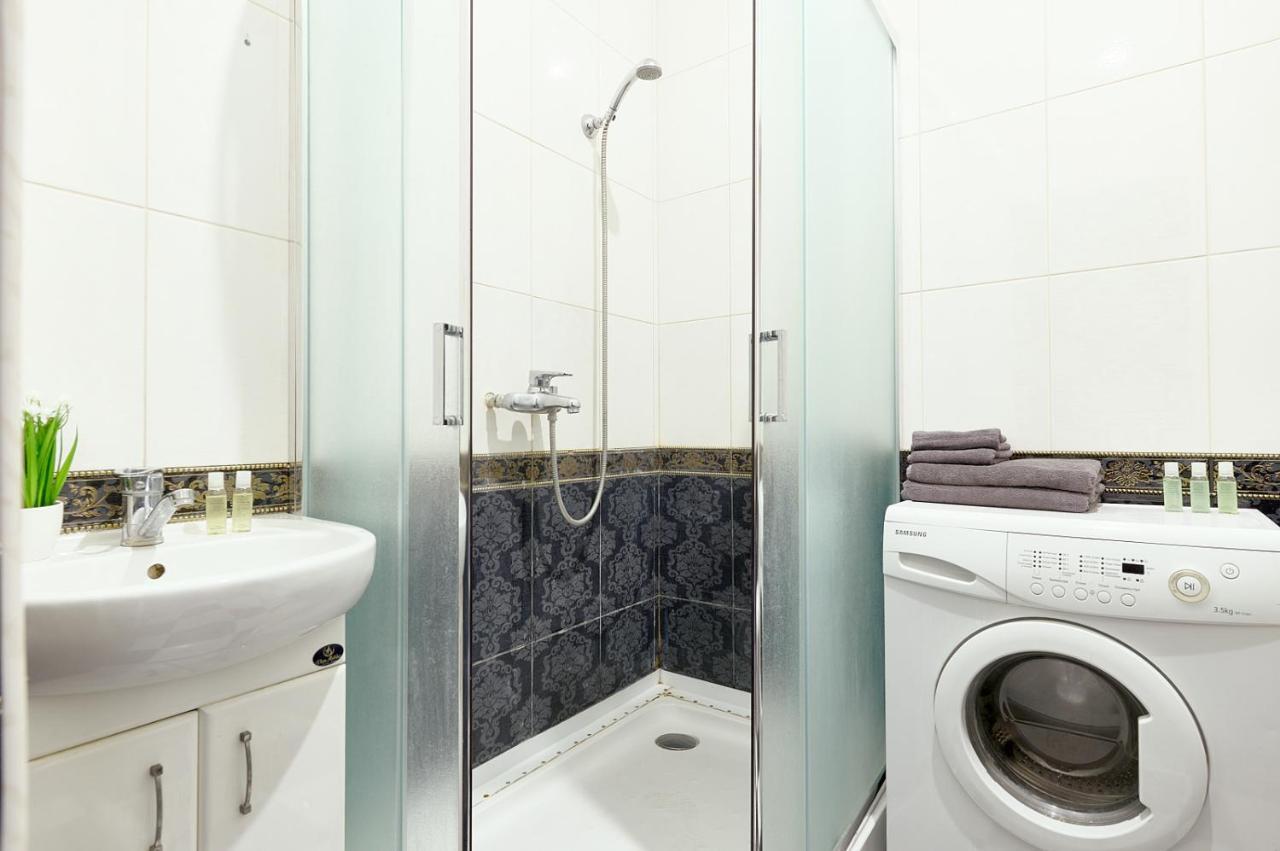 S12-58 MODERN APARTHOTEL WITH TWO 2BEDROOMS IN CENTRAL KIEV - BESSARABSKA SQUERE - GULLIVER MALL - OLYMPIC STADIUM - PALACE OF SPORTS - Saksahanskoho St, 12Б Экстерьер фото